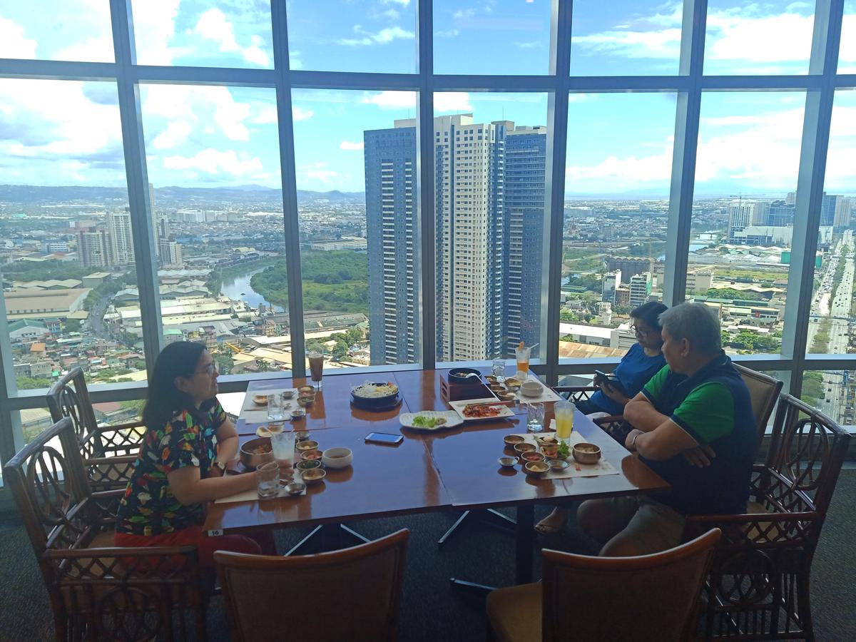 'Video thumbnail for Seoul-Sky revolving restaurant visit | Michael's Hut'