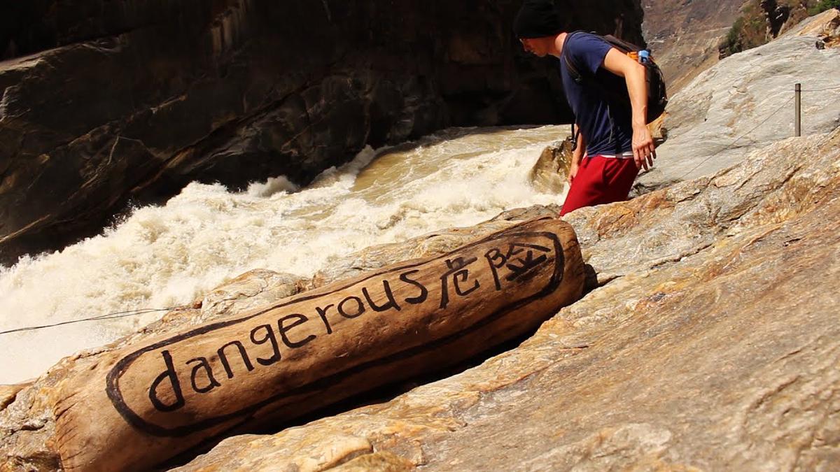 'Video thumbnail for Tiger Leaping Gorge - Day Four: Is This Dangerous?'
